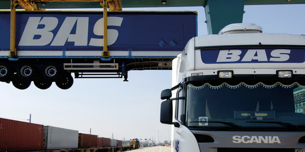 Smart logistics and a good lock work in intermodal high value transport